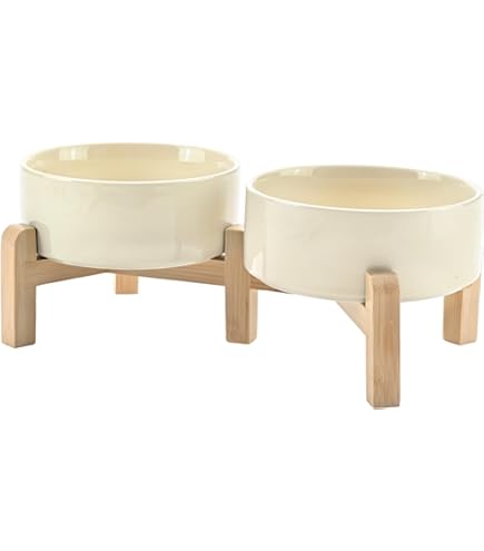 Amazon | 天然木製ペットフードスタンド 犬猫用二重ボウルエサ台 や